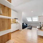 Moor, Marsch Und Apartmán *