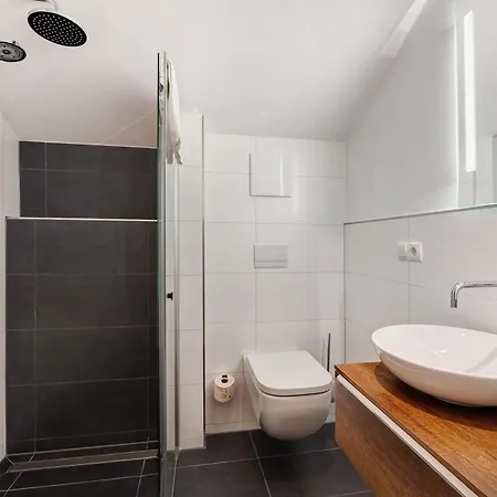 Moor, Marsch Und Apartament *