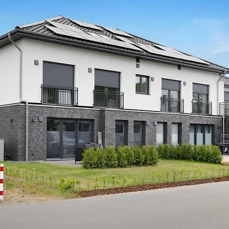 Apartament Moor, Marsch Und *